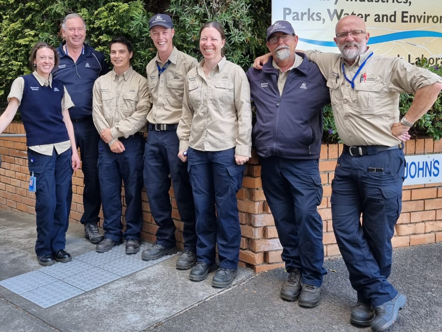 Bee Biosecurity In Tasmania Bids Fond Farewell And Warm Welcome ...